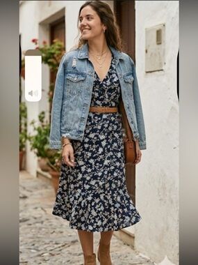 Time and Tru Navy Floral V-Neck Ruffle Midi Dress